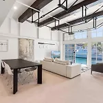 Spacious Waterfront Luxury At Woolloomooloo Wharf