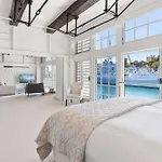 Spacious Waterfront Luxury At Woolloomooloo Wharf