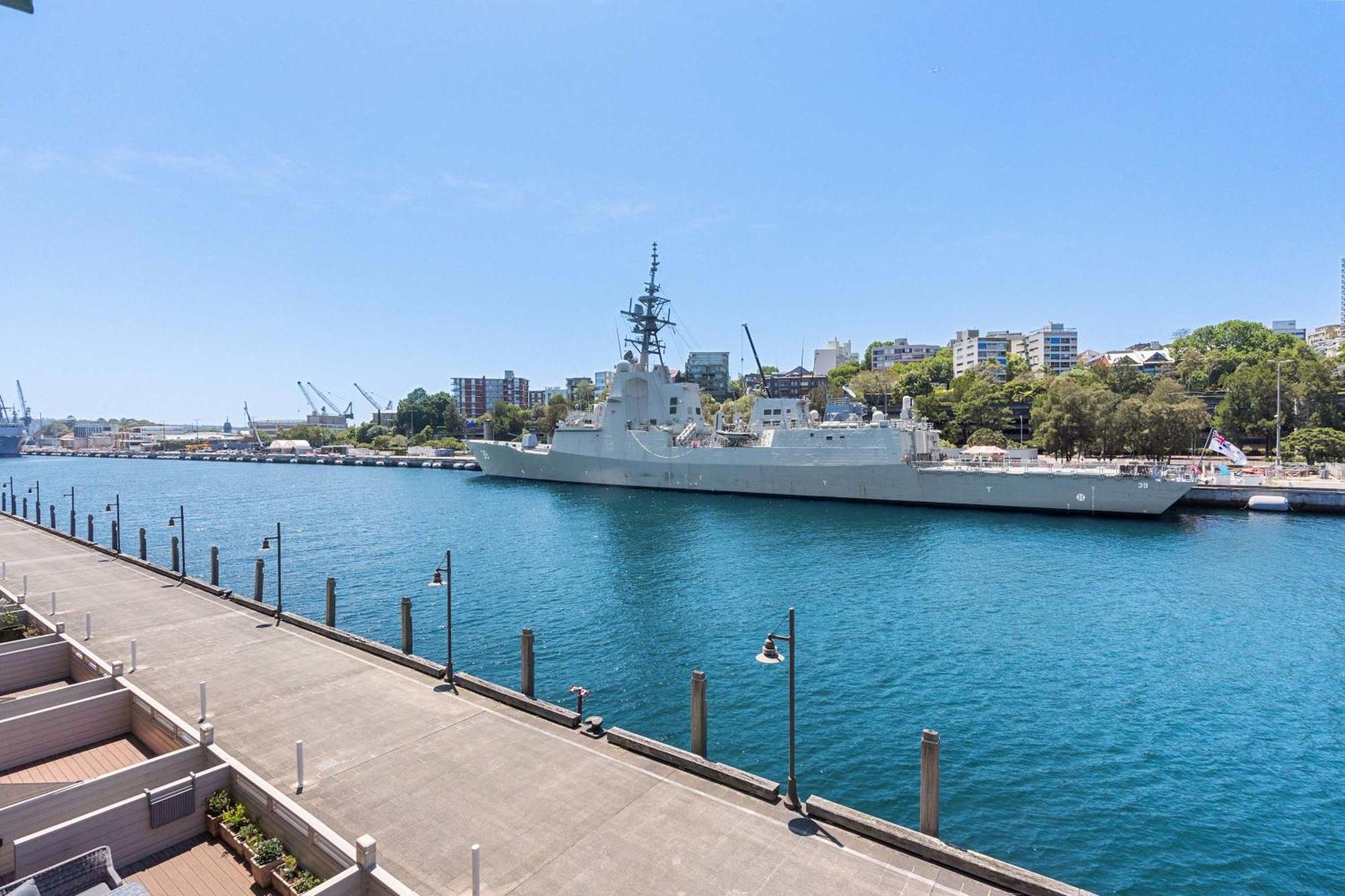 Spacious Waterfront Luxury At Woolloomooloo Wharf