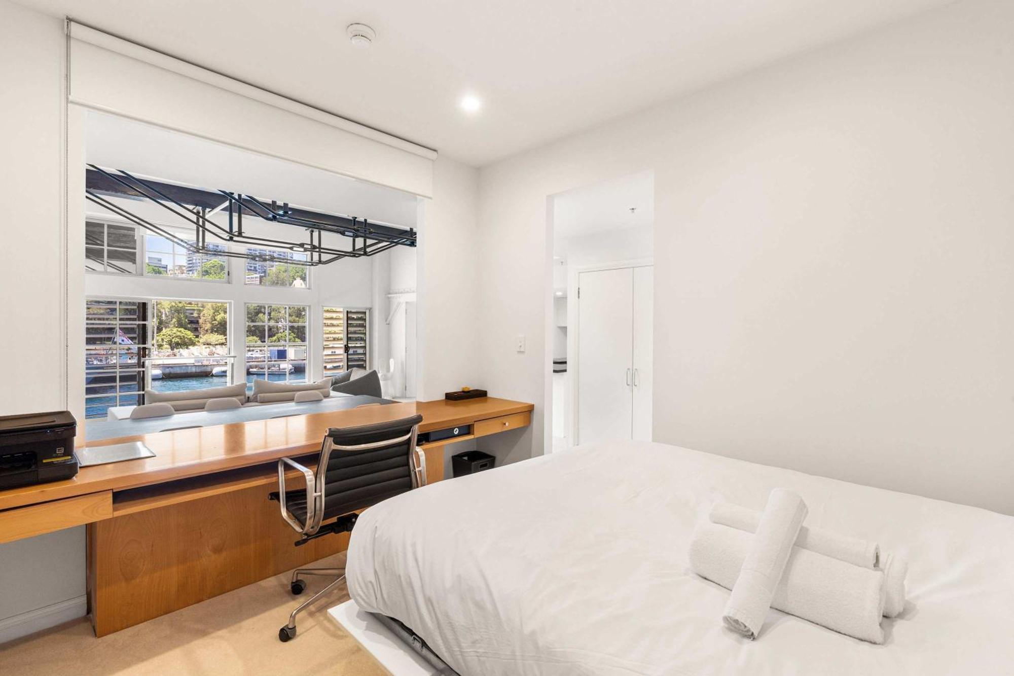 Spacious Waterfront Luxury At Woolloomooloo Wharf Sydney